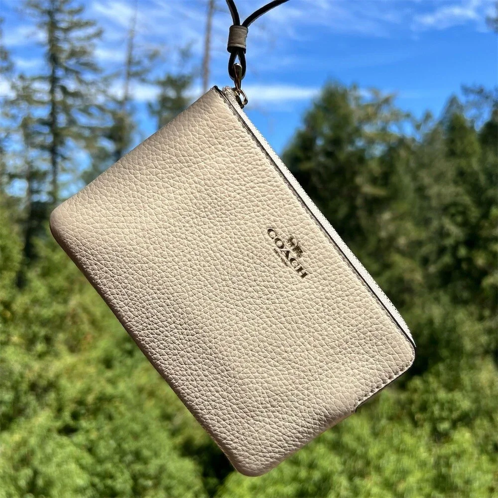 COACH Chalk White Pebble Leather Wristlet Wallet Clutch with Gold Hardware NWT
